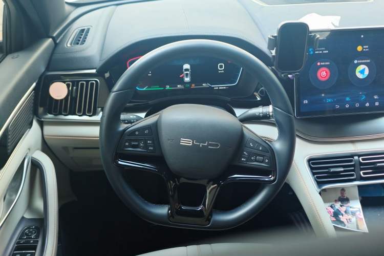 Used BYD Song PLUS New Energy 2023 Champion Edition DM-i 110KM Flagship Model Steering Wheel