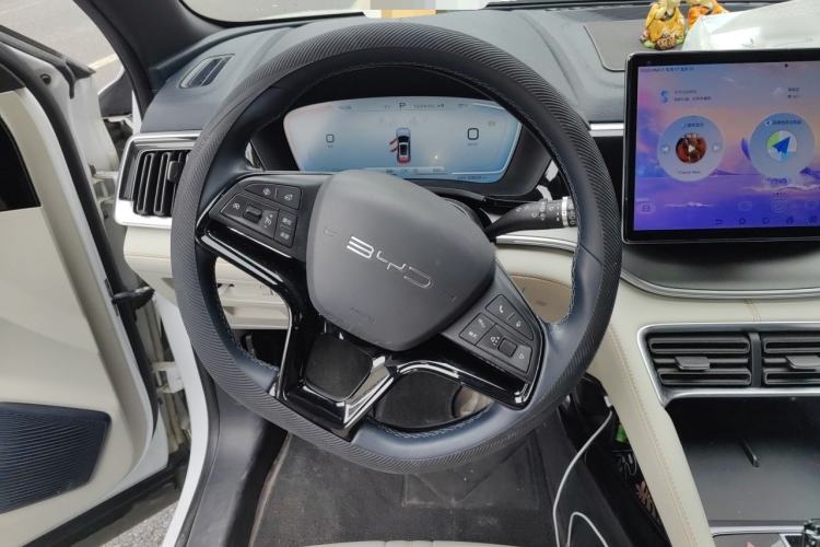Used BYD Song PLUS New Energy 2023 Champion Edition DM-i 110KM Flagship Model Steering Wheel