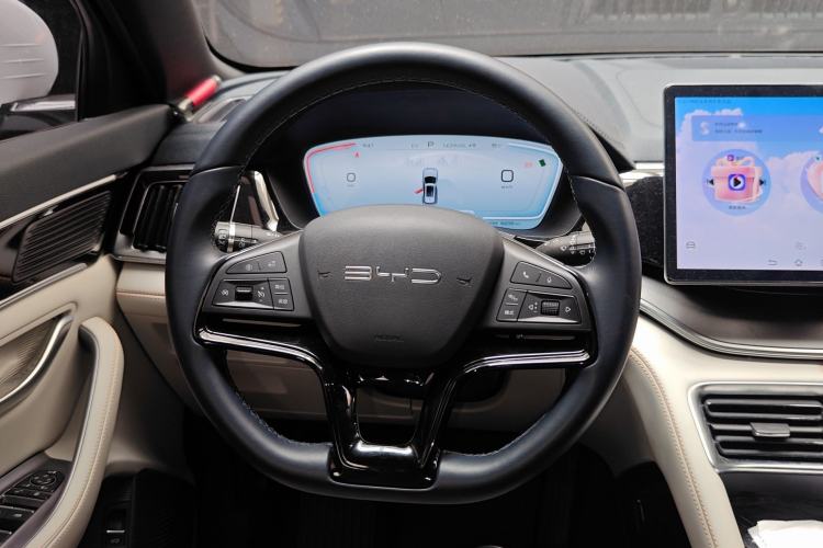 Used BYD Song PLUS New Energy 2023 Champion Edition DM-i 110KM Flagship Model Steering Wheel