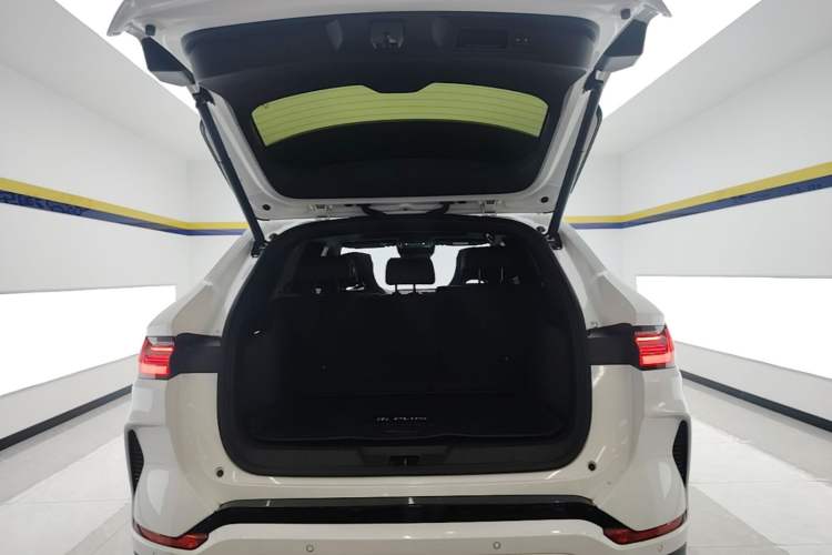 Used BYD Song PLUS New Energy 2023 Champion Edition DM-i 110KM Flagship PLUS Trunk