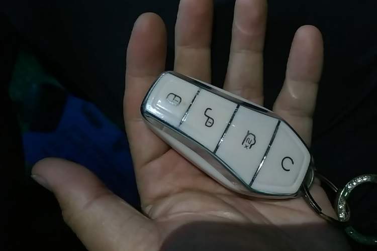 Used BYD Song PLUS New Energy 2023 Champion Edition DM-i 110KM Flagship PLUS Vehicle Key
