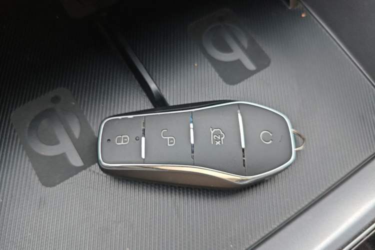 Used BYD Song PLUS New Energy 2023 Champion Edition EV 605KM Flagship PLUS Vehicle Key