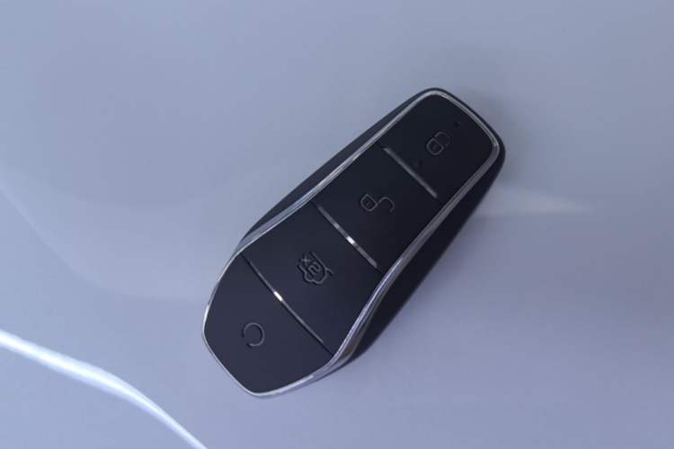 Used BYD Song PLUS New Energy 2023 Champion Edition DM-i 110KM Flagship PLUS Vehicle Key