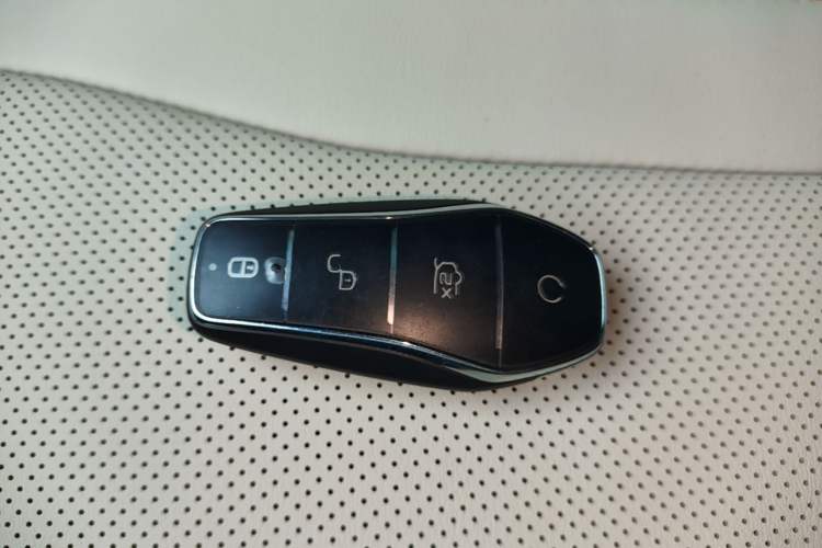 Used BYD Song PLUS New Energy 2023 Champion Edition DM-i 110KM Flagship PLUS Vehicle Key