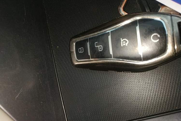 Used BYD Song PLUS New Energy 2023 Champion Edition DM-i 110KM Flagship PLUS Vehicle Key