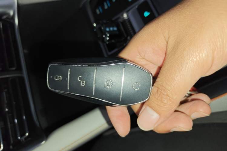 Used BYD Song PLUS New Energy 2023 Champion Edition DM-i 110KM Flagship PLUS Vehicle Key