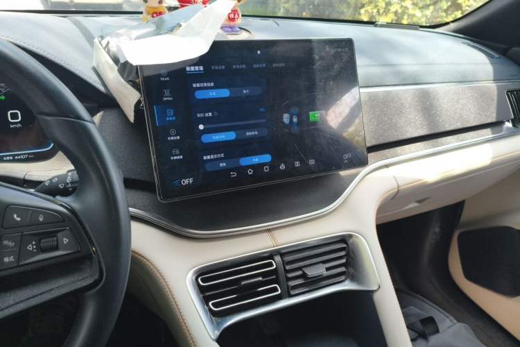Used BYD Song PLUS New Energy 2024 HONOR Edition DM-i 110km Flagship Model Audio And AC Panel