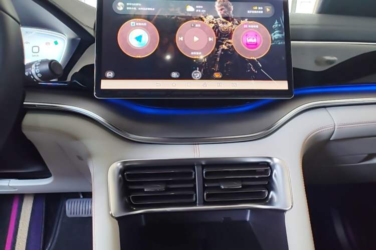 Used BYD Song PLUS New Energy 2024 HONOR Edition DM-i 110km Flagship PLUS Audio And AC Panel