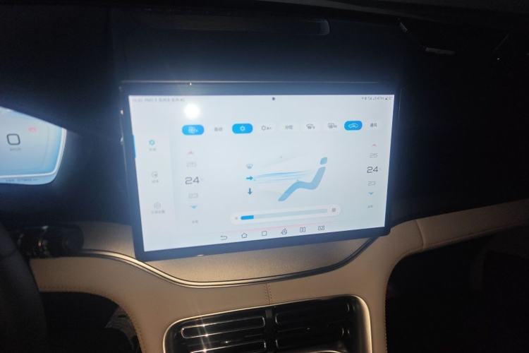 Used BYD Song PLUS New Energy 2024 HONOR Edition DM-i 110km Flagship Model Audio And AC Panel