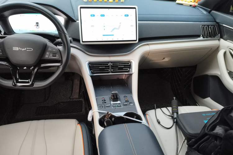 Used BYD Song PLUS New Energy 2024 Honor Edition EV 520km Premium Model Audio And AC Panel