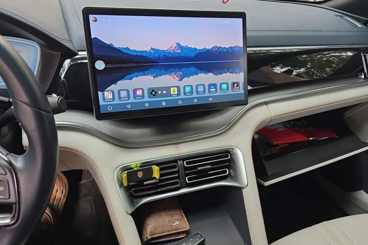 Used BYD Song PLUS New Energy 2024 Honor Edition EV 520km Luxury Model Audio And AC Panel