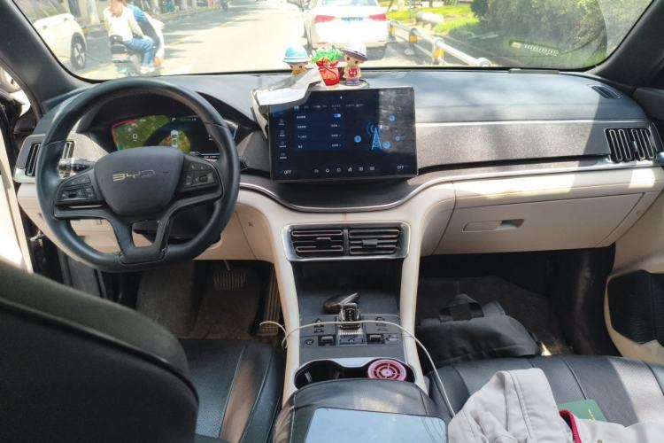 Used BYD Song PLUS New Energy 2024 HONOR Edition DM-i 110km Flagship Model Center Console