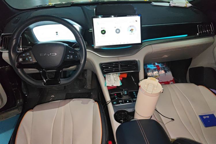 Used BYD Song PLUS New Energy 2024 HONOR Edition DM-i 110km Flagship Model Center Console