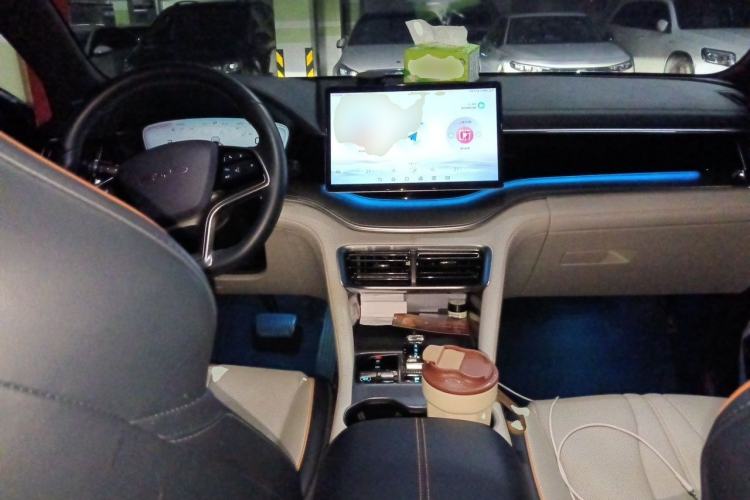 Used BYD Song PLUS New Energy 2024 HONOR Edition DM-i 110km Flagship PLUS Center Console