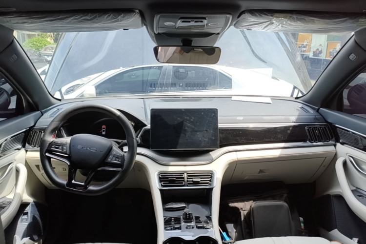 Used BYD Song PLUS New Energy 2024 HONOR Edition DM-i 110km Flagship Model Center Console