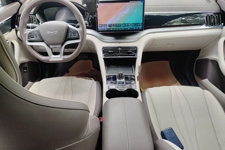 Used BYD Song PLUS New Energy 2024 Honor Edition EV 520km Premium Model Center Console