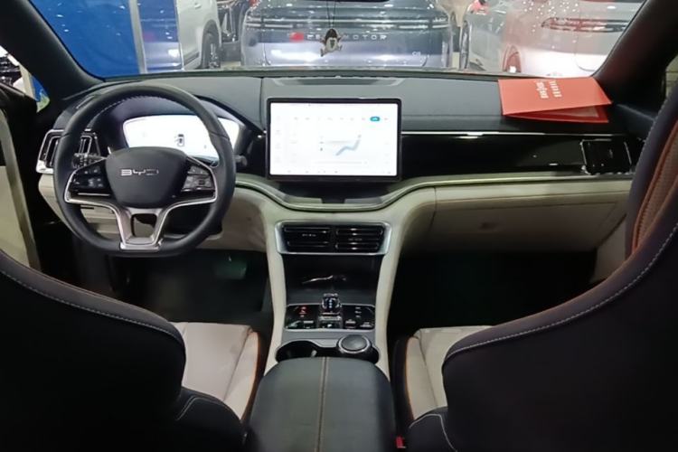 Used BYD Song PLUS New Energy 2024 HONOR Edition DM-i 150km Flagship PLUS Center Console