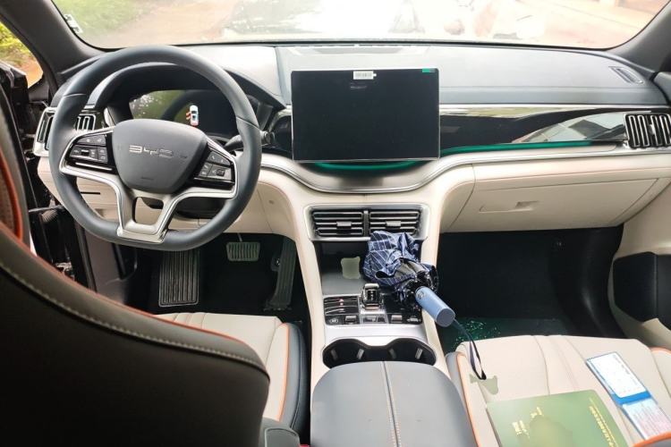 Used BYD Song PLUS New Energy 2024 HONOR Edition DM-i 110km Flagship PLUS Center Console