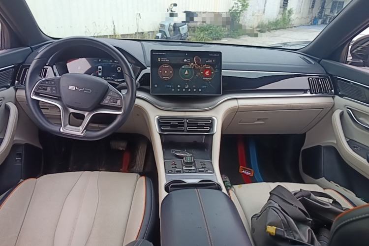 Used BYD Song PLUS New Energy 2024 HONOR Edition DM-i 150km Flagship PLUS Center Console