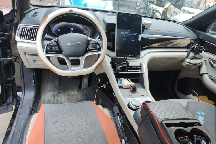 Used BYD Song PLUS New Energy 2024 HONOR Edition DM-i 110km Flagship PLUS Center Console