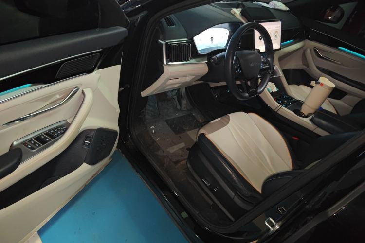 Used BYD Song PLUS New Energy 2024 HONOR Edition DM-i 110km Flagship Model Driver Seat