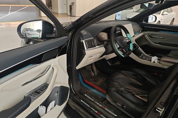 Used BYD Song PLUS New Energy 2024 HONOR Edition DM-i 110km Flagship Model Driver Seat