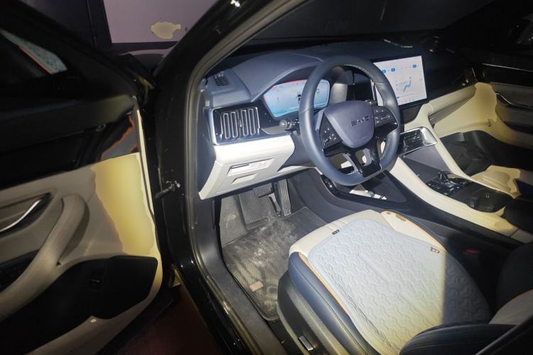 Used BYD Song PLUS New Energy 2024 HONOR Edition DM-i 110km Flagship Model Driver Seat