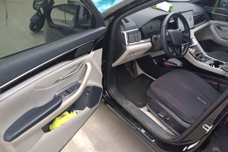 Used BYD Song PLUS New Energy 2024 HONOR Edition DM-i 71km Luxury Model Driver Seat