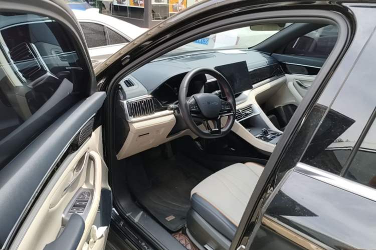 Used BYD Song PLUS New Energy 2024 HONOR Edition DM-i 110km Flagship Model Driver Seat