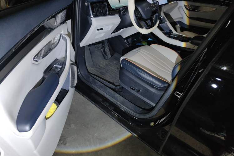 Used BYD Song PLUS New Energy 2024 Honor Edition EV 520km Luxury Model Driver Seat