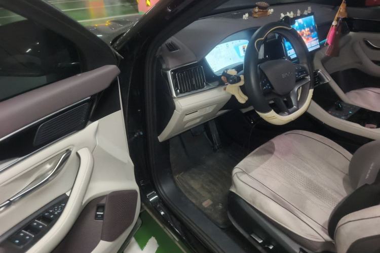 Used BYD Song PLUS New Energy 2024 HONOR Edition DM-i 110km Flagship Model Driver Seat