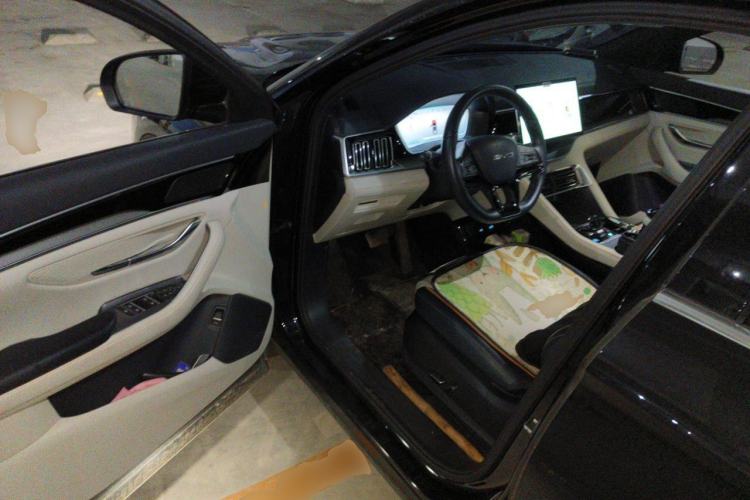 Used BYD Song PLUS New Energy 2024 HONOR Edition DM-i 110km Flagship Model Driver Seat