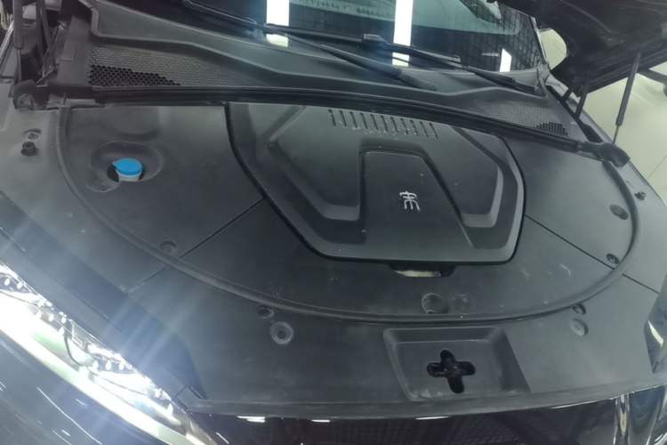 Used BYD Song PLUS New Energy 2024 Honor Edition EV 520km Luxury Model Engine Bay
