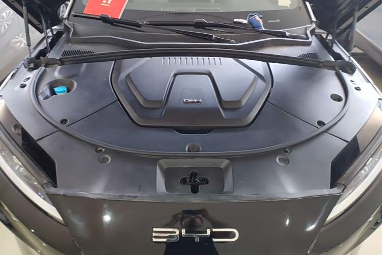 Used BYD Song PLUS New Energy 2024 HONOR Edition DM-i 110km Flagship PLUS Engine Bay