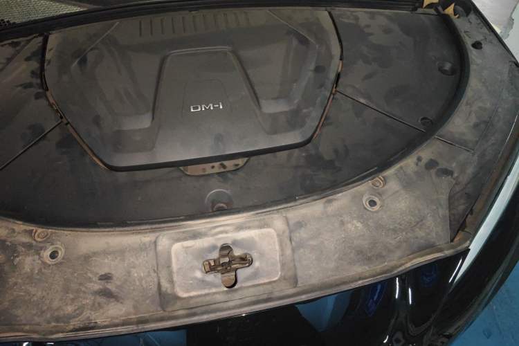 Used BYD Song PLUS New Energy 2024 HONOR Edition DM-i 110km Flagship Model Engine Bay Left