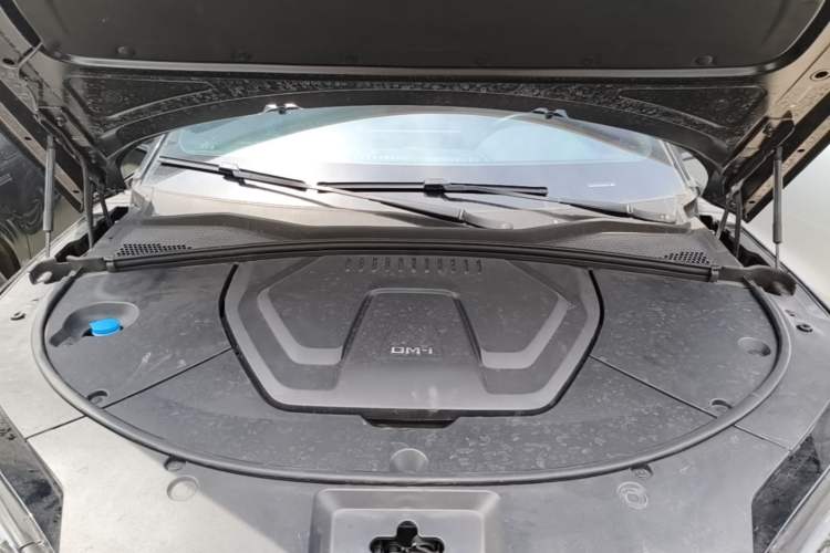 Used BYD Song PLUS New Energy 2024 HONOR Edition DM-i 110km Flagship Model Engine Bay