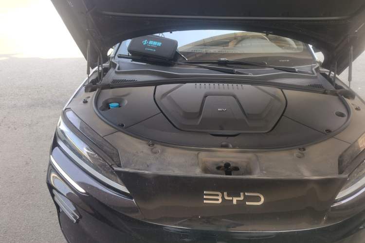 Used BYD Song PLUS New Energy 2024 Honor Edition EV 520km Luxury Model Engine Bay Right