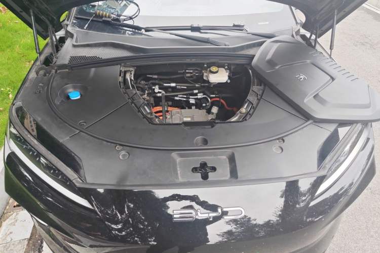 Used BYD Song PLUS New Energy 2024 Honor Edition EV 520km Luxury Model Engine Bay