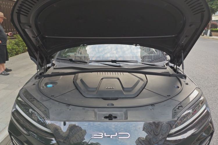 Used BYD Song PLUS New Energy 2024 HONOR Edition DM-i 110km Flagship PLUS Engine Bay