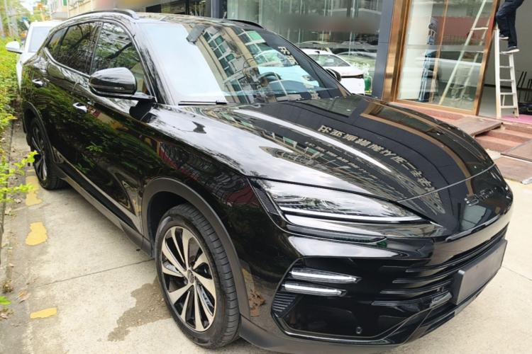 Used BYD Song PLUS New Energy 2024 HONOR Edition DM-i 71km Luxury Model Front Right 45 Deg