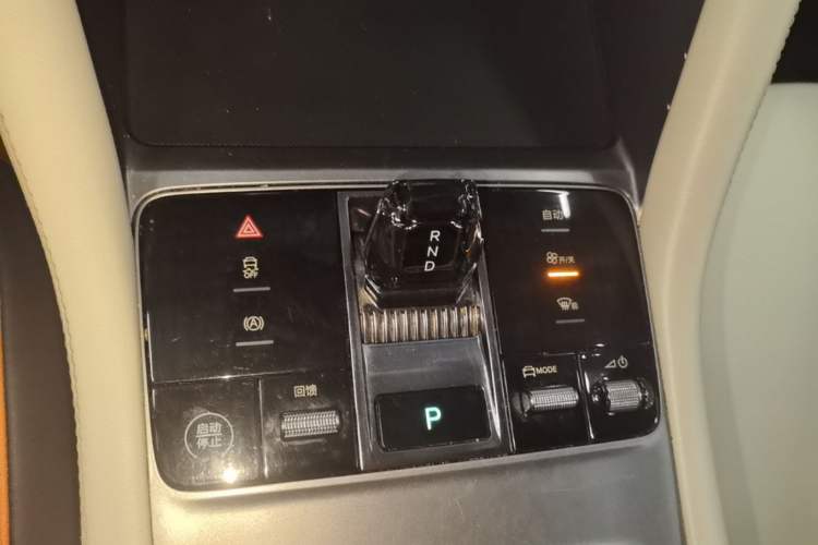 Used BYD Song PLUS New Energy 2024 Honor Edition EV 520km Luxury Model Gear Lever