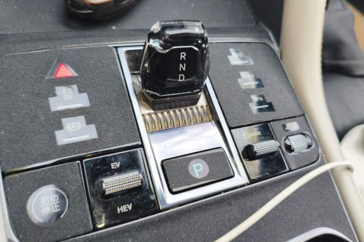 Used BYD Song PLUS New Energy 2024 HONOR Edition DM-i 110km Flagship Model Gear Lever