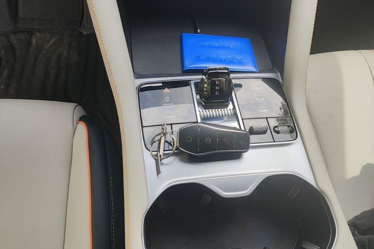 Used BYD Song PLUS New Energy 2024 HONOR Edition DM-i 110km Flagship Model Gear Lever