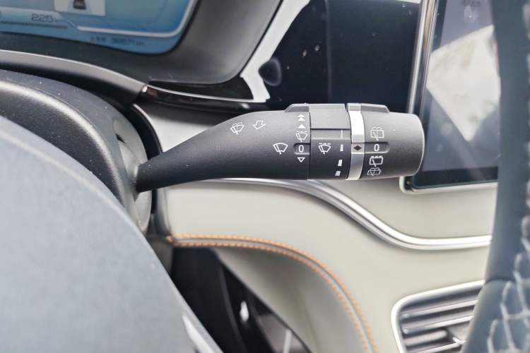 Used BYD Song PLUS New Energy 2024 HONOR Edition DM-i 110km Flagship PLUS Gear Lever