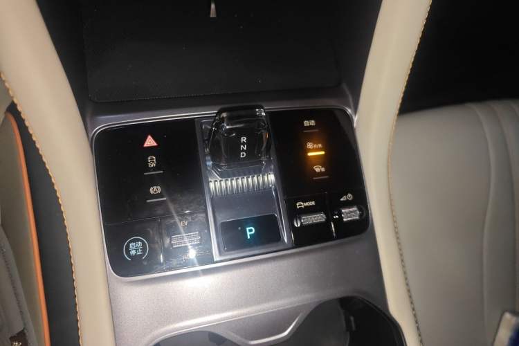 Used BYD Song PLUS New Energy 2024 HONOR Edition DM-i 110km Flagship Model Gear Lever