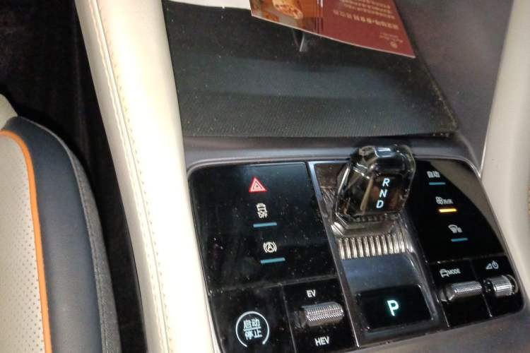 Used BYD Song PLUS New Energy 2024 HONOR Edition DM-i 110km Flagship PLUS Gear Lever