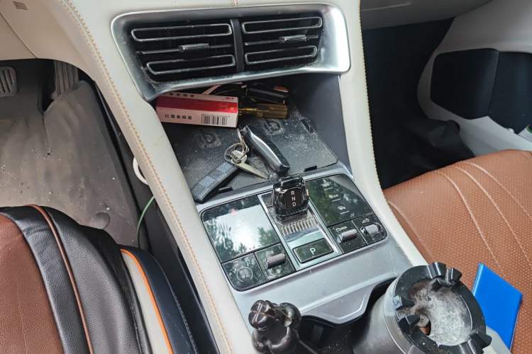 Used BYD Song PLUS New Energy 2024 Honor Edition EV 520km Premium Model Gear Lever