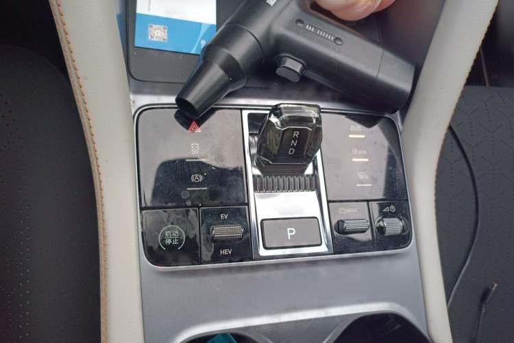 Used BYD Song PLUS New Energy 2024 HONOR Edition DM-i 71km Luxury Model Gear Lever