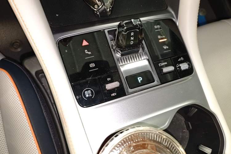 Used BYD Song PLUS New Energy 2024 HONOR Edition DM-i 150km Flagship PLUS Gear Lever