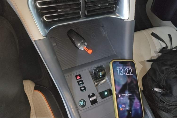 Used BYD Song PLUS New Energy 2024 Honor Edition EV 605km Flagship PLUS Gear Lever